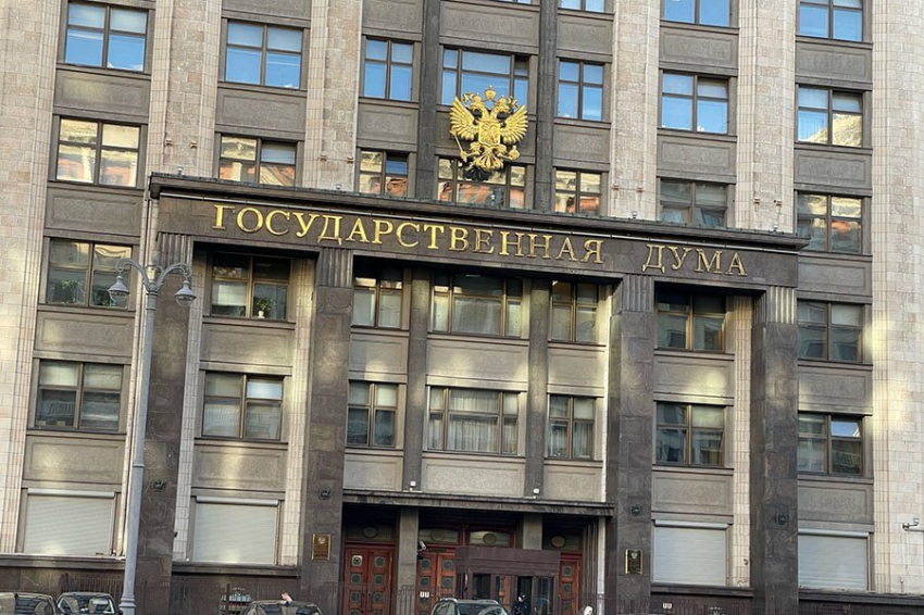 В Госдуме предложили считать ношение гаджетов в зоне СВО дисциплинарным проступком